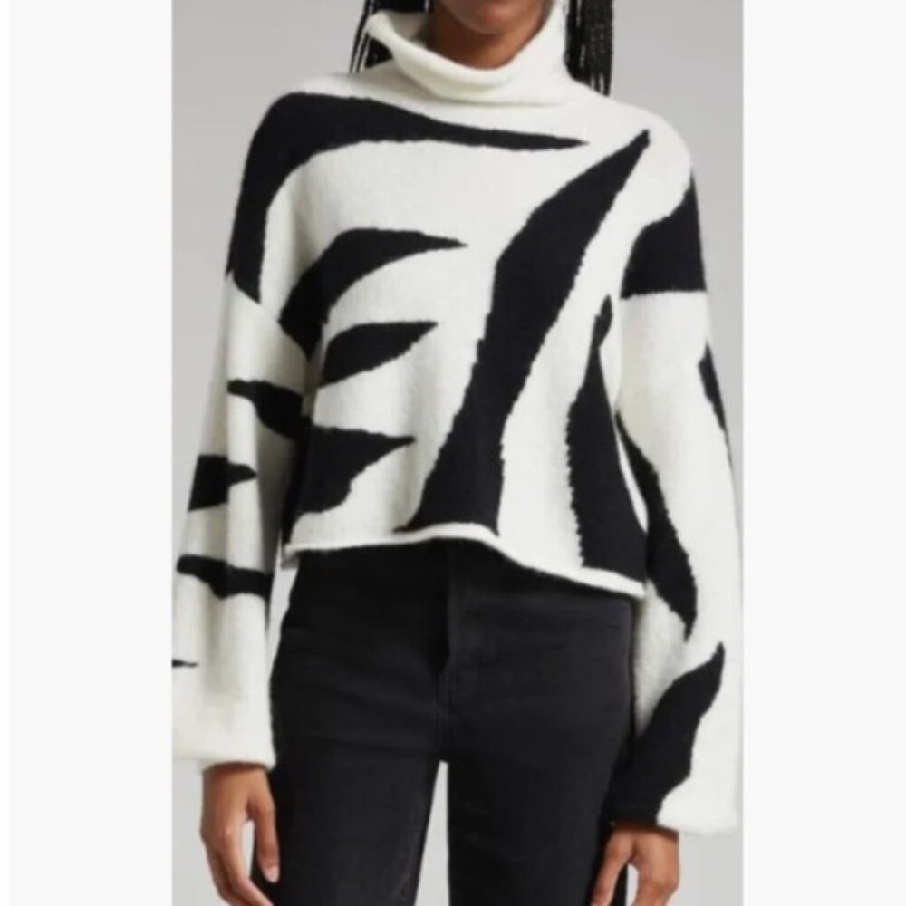 Gesture Black & White zebra pattern cropped sweater size L